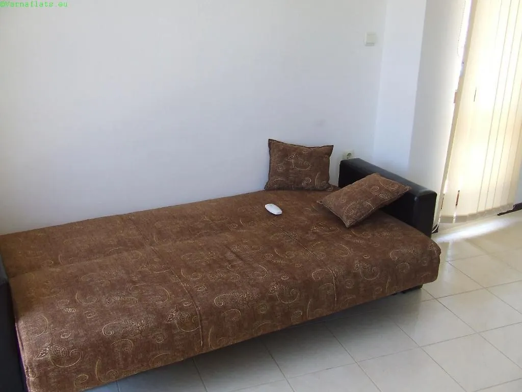 Asparuhov Guest Rooms And Apartments Várna 2*,