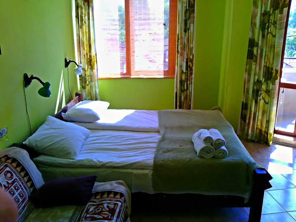 Asparuhov Guest Rooms And Apartments Varna