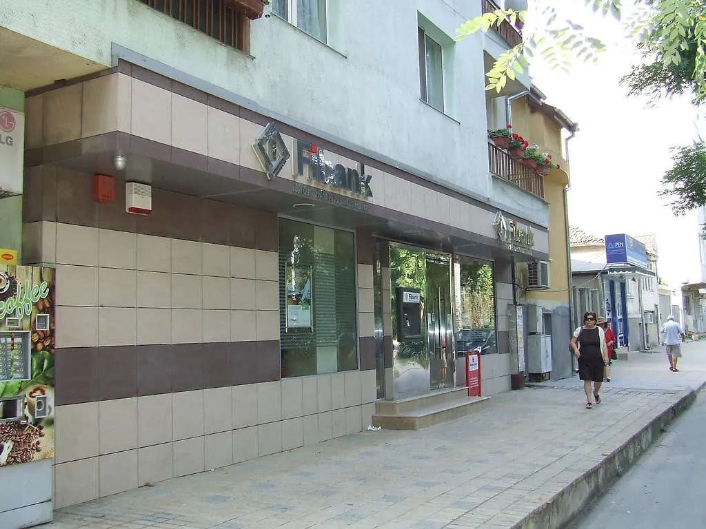 Asparuhov Guest Rooms And Apartments Varna 2*,