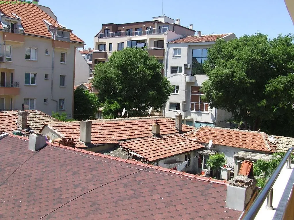 Asparuhov Guest Rooms And Apartments Varna 2*,