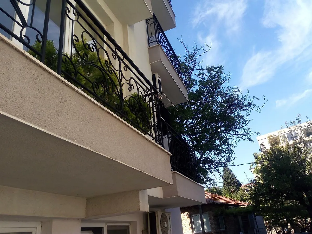 Asparuhov Guest Rooms And Apartments Varna